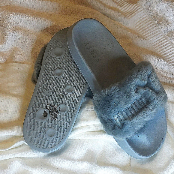 Shoes - Picture 2 of 2